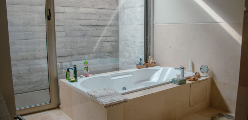 Casa Moderna de Avanzado y Exclusivo Diseño Casa Moderna de Avanzado y Exclusivo Diseño