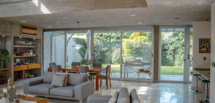 Casa Moderna de Avanzado y Exclusivo Diseño Casa Moderna de Avanzado y Exclusivo Diseño